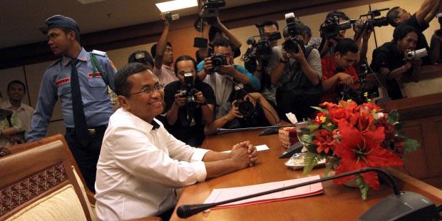 Jiwa Saudagar Dahlan berfungsi, Nama Pemalak DPR pun Dicicil, DPR baru diberi 2 nama