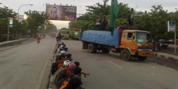 &#91;TERPELAJAR&#93; Demo Anti-Israel, Mahasiswa Makassar Sandera Truk