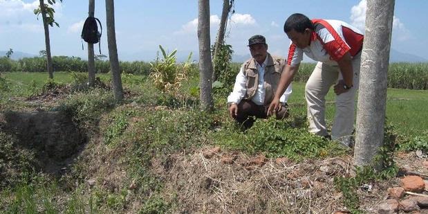 Tembok Bekas Kerajaan Jadi Pematang Sawah