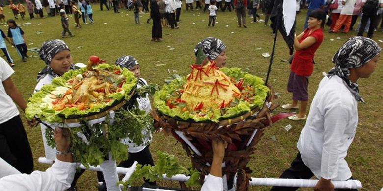 Tumpeng Jadi Ikon Kuliner Indonesia Gan... :)