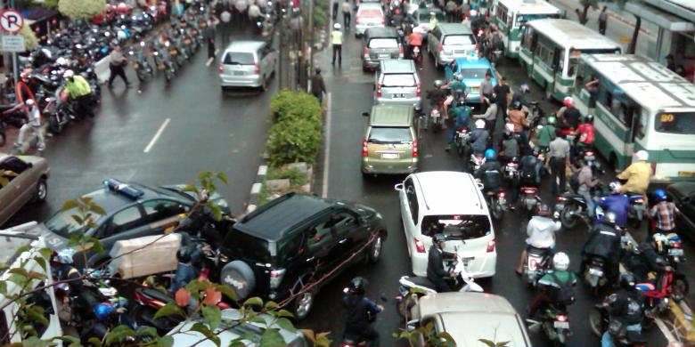 5.000 Buruh Demo, 9.700 Polisi Berjaga