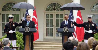 Prajurit Marinir AS jadi &quot;Umbrella Boy&quot; Obama