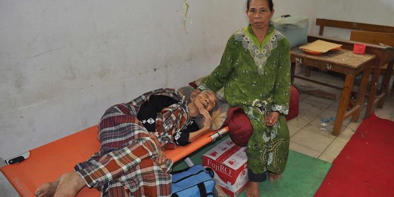 Nenek 100 Tahun Lolos dari Terjangan Banjir