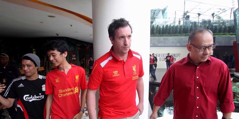 Robbie Fowler Sanjung Sergio van Dijk