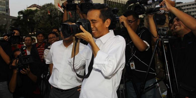 Jokowi Marah Foto Wajahnya Dipasang di Spanduk