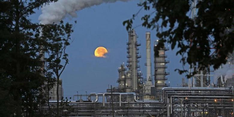 bidik-kilang-di-indonesia-aramco-dari-arab-saudi-komitmen-10-miliar-dollar-as