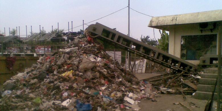Marah-marah Ahok Tak Mempan di Pintu Air Sunter