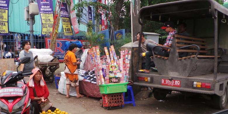 &#91; Wahhh Pakdhe Udah Ketularan Paklik &#93; Andai Tak Puasa, Jokowi Tendang PKL dan Satpol