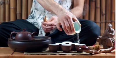Perempuan China Bayar Mahal untuk Belajar Etiket