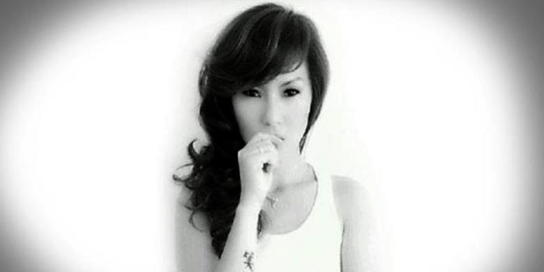 Di Saat-saat Akhir Hidupnya, Sisca Menangis Sambil Mencium Kalung Salib