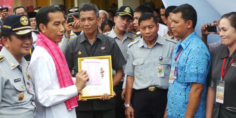 BURUH TOLAK UMP DKI 2,4 SAMPAI TETES DARAH TERAHIR