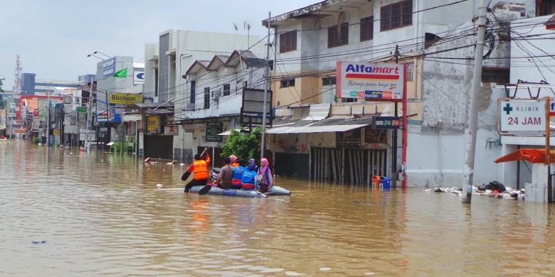 &#91;AYO BATASI !!!&#93; Kepala BKKBN: Makin Banyak Penduduk Ya Banjir Makin Besar 