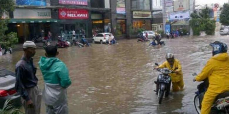 &#91;29 Januari 2014&#93; Banjir Ibu Kota Dalam Jepretan Kamera