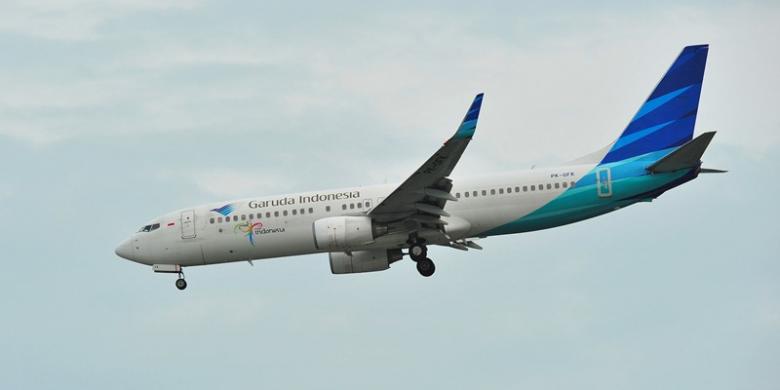 Pesawat Garuda Pecah Ban Saat Mendarat di Surabaya