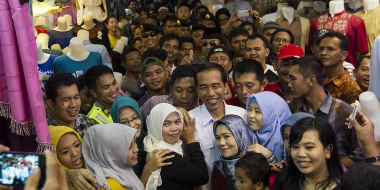 (DUA SEKALIGUS) Sambil Kampanye Pileg, Jokowi juga Kampanye Capres