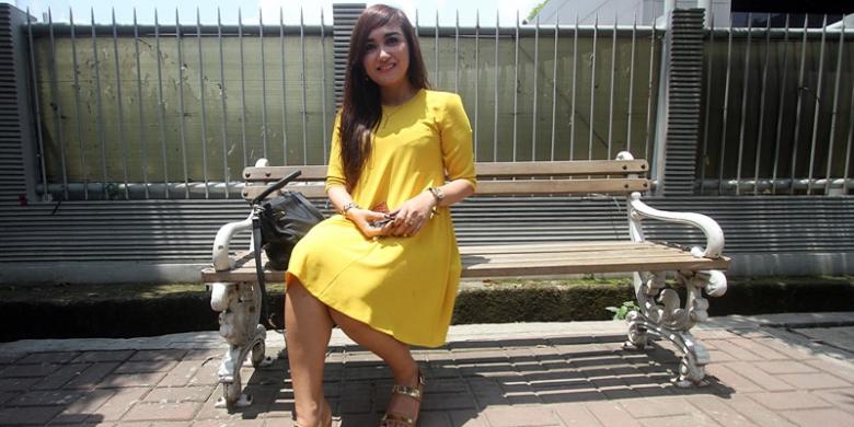 sefti-kecewa-hukuman-fathanah-diperberat-jadi-16-tahun