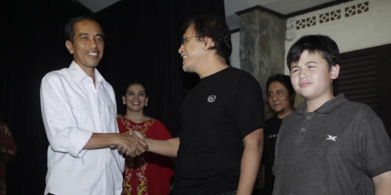 Saat Jokowi Sambangi Iwan Fals