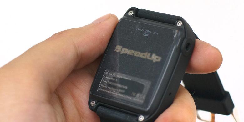 Mencoba Jam Tangan Android Kitkat 