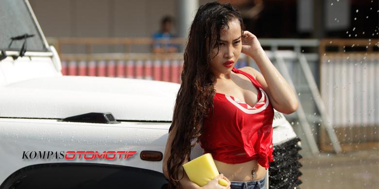 &quot;Gadis Basah&quot; Riuhkan Pameran Modifikasi