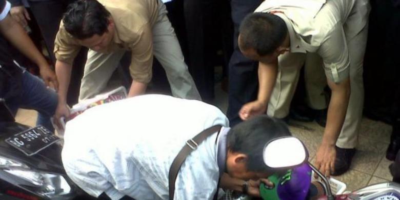 Prabowo "Blusukan" di Pasar, Dua Lapak Pedagang Terinjak-injak Timnya