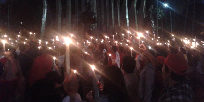 &#91;PIC&#93; 1.000 Lilin Relawan Jokowi di Tugu Proklamasi untuk Palestina. Kok Lilin doank?