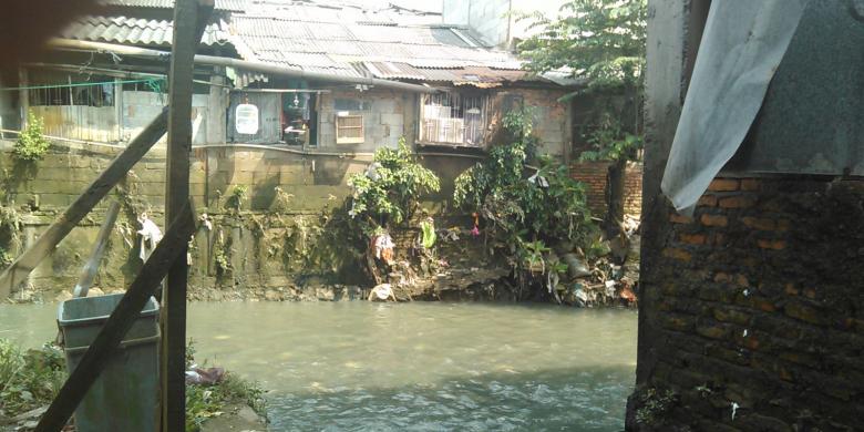Warga DKI di Bantaran Kali Mampang Ditawari Relokasi