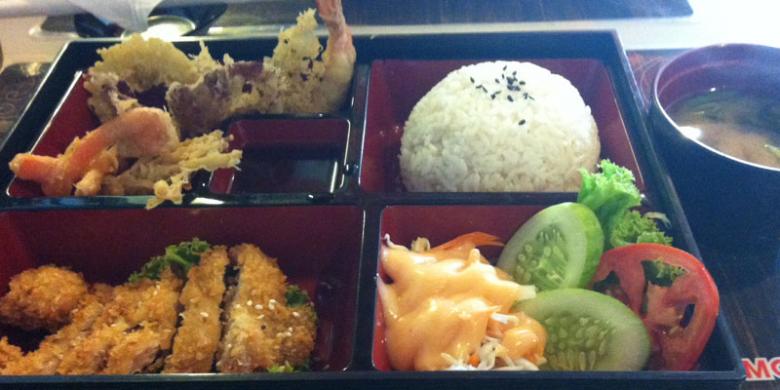 Silakan Pilih, Ada Bento, Sushi, Kari, Udon...