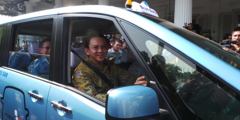 AHOK Perintahkan Dishubtrans Jebak Uber &amp; Grab Car