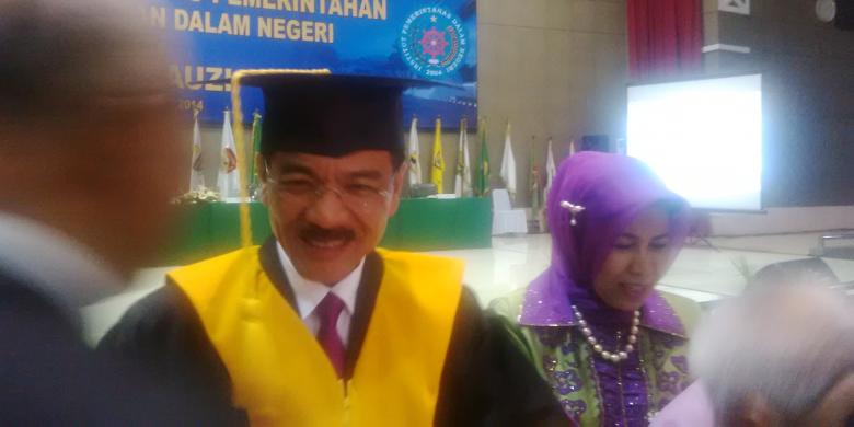 Mendagri Gamawan Fauzi Raih Gelar Doktor dengan Disertasi Pilkada yang Koruptif