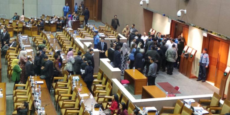 Jika Serius, Beranikah SBY Pecat Anggota Dewan yang "Walk Out"?