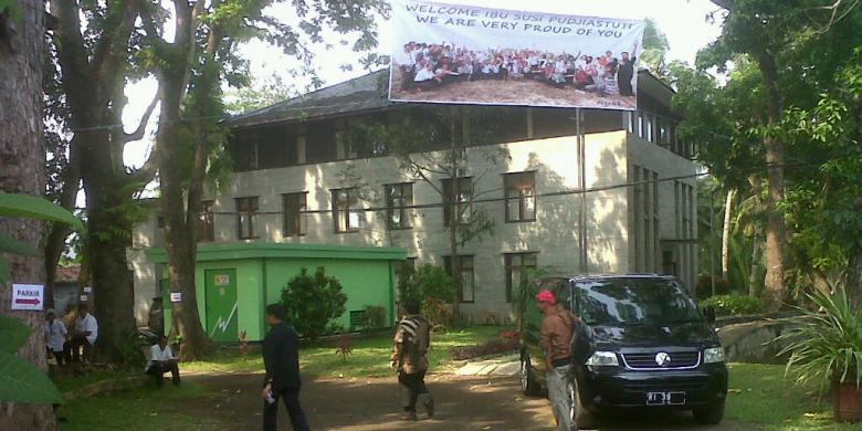 Susi Mudik ke Pangandaran, Keriuhan Terjadi di Rumahnya