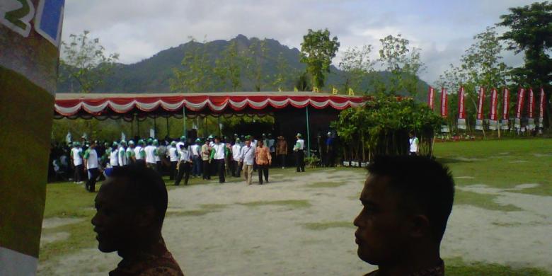 pencitraan-jokowi-akan-berikan-32700-bibit-pohon-di-wonogiri