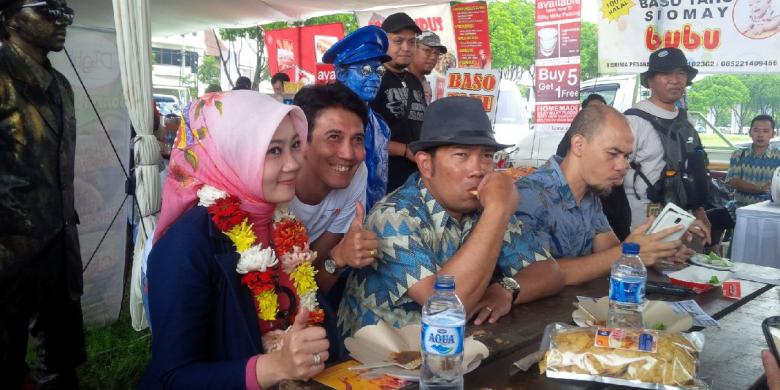 ridwan-kamil-kritik-makanan-bandung-kuliner-kebanyakan-sosis