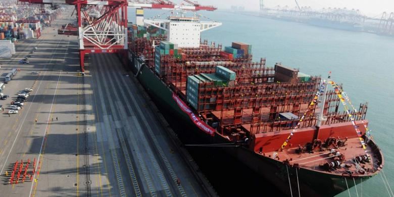 china-strong-kapal-barang-terbesar-di-dunia-mulai-pelayaran-perdana-ke-eropa