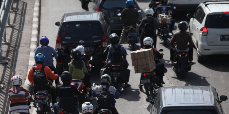"Lihat Tuh Alphard, Segede Gitu Isinya Cuma Satu Orang"