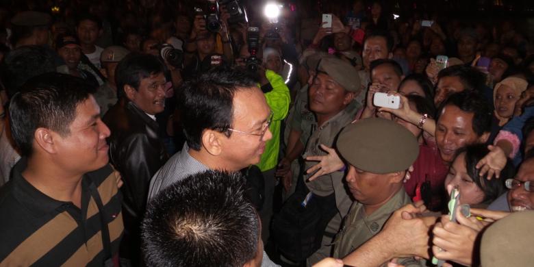 &#91;JNF Penuh full house!&#93; Ahok Salami Ribuan Warga di Bundaran HI