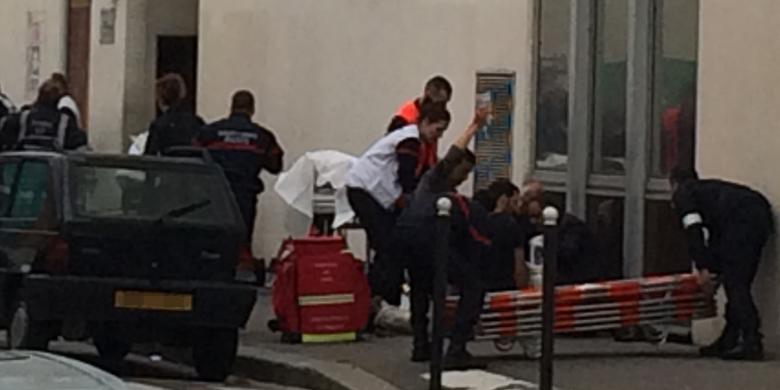 Kantor Majalah Satir Perancis Diserang, 11 Tewas