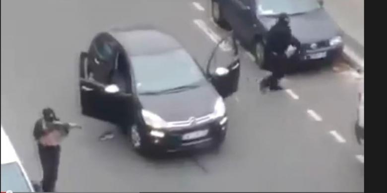 Video Penembakan Kantor Majalah &quot;Charlie Hebdo&quot; di Paris