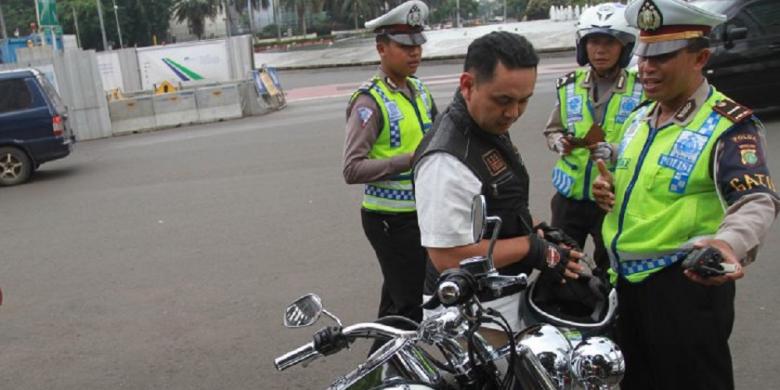 Ini Foto-foto Pengendara Harley-Davidson yang Kabur Saat Akan Ditilang