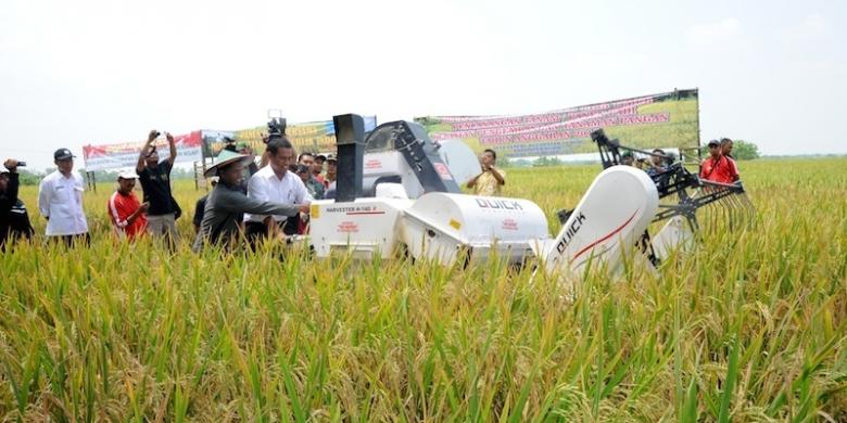 Heli Salah Baca Titik Koordinat, Mentan Nyasar ke Acara Ibu-ibu Berkebaya