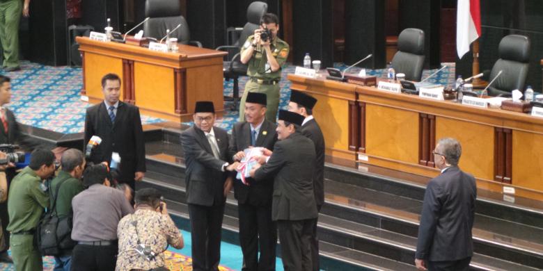 gagalkan-paripurna-hmp-terhadap-ahok-fraksi-pdi-p-bergerilya