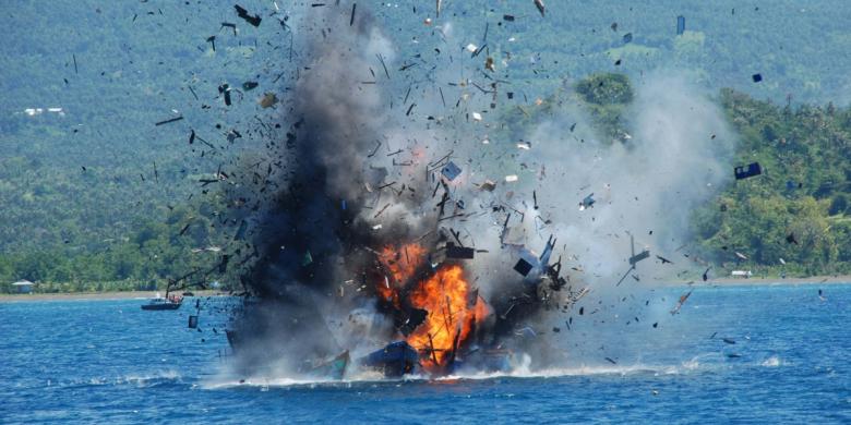 menteri-susi-instruksikan-penenggelaman-16-kapal-quotillegal-fishingquot-tanpa-pengadilan