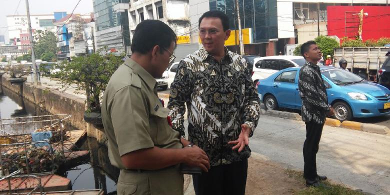 blusukan-ke-jalan-hayam-wuruk-ahok-kesal-sampah-masih-berserakan