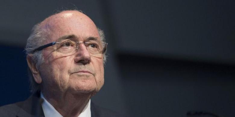 blatter-kembali-isyaratkan--ingin-tetap--pimpin-fifa