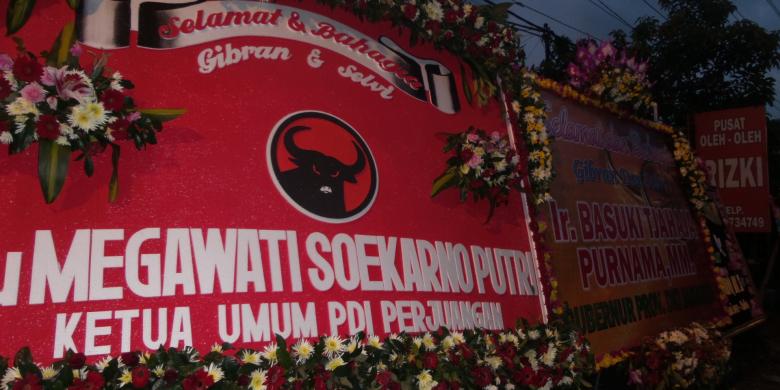 Karangan Bunga Padati Area Sekitar Pernikahan Gibran dan Selvi