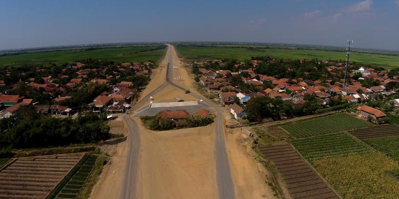 Karena Darsiti, Pembangunan Tol Pejagan-Brebes Timur Terhambat