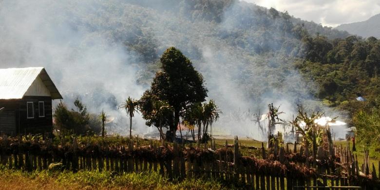 Member GIDI? Dipicu Perzinaan, Puskesmas &amp; Ratusan Rumah Adat Honai Dibakar di Papua