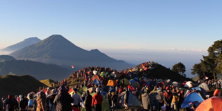 7 Perbedaan Penampilan Pendaki Indonesia dan Luar negeri