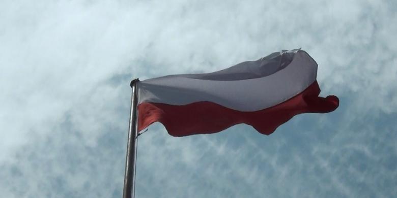Bendera Merah Putih Terbalik, Dinas Tawarkan Uang Rp 2 Juta kepada Wartawan