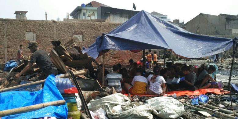 Tak Punya Dana, Warga Korban Gempa Bumi di Alor Masih Bertahan di Tenda Darurat